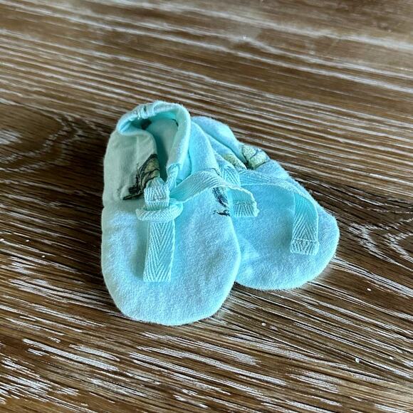 Kate Quinn Bamboo Cockatiel Teal Blue Footie Socks Booties - 6 Mo - Picture 2 of 2
